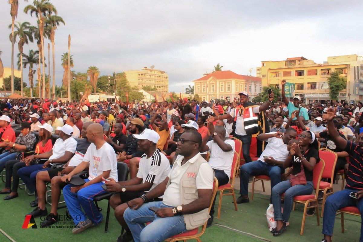 <br />
<b>Notice</b>:  Undefined index: title in <b>/home/gov/public_html/portais-governo-producao/themes/portalweb/galeria-itens.php</b> on line <b>148</b><br />
