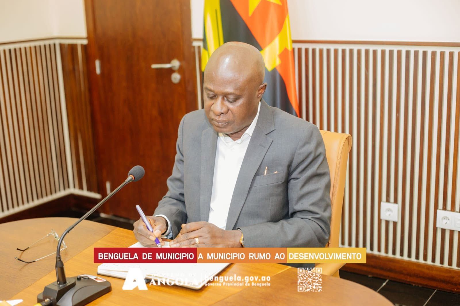 <br />
<b>Notice</b>:  Undefined index: title in <b>/home/gov/public_html/portais-governo-producao/themes/portalweb/galeria-itens.php</b> on line <b>148</b><br />
