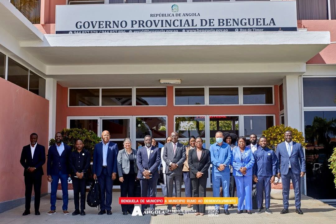 <br />
<b>Notice</b>:  Undefined index: title in <b>/home/gov/public_html/portais-governo-producao/themes/portalweb/galeria-itens.php</b> on line <b>148</b><br />
