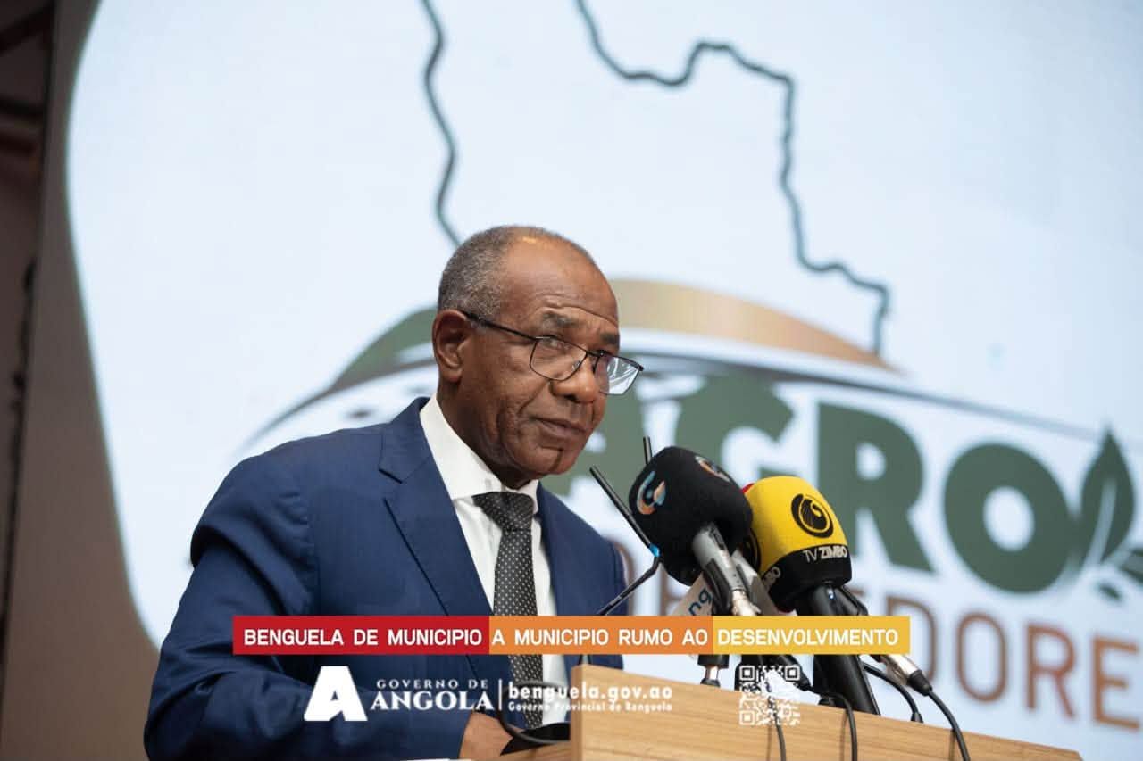 <br />
<b>Notice</b>:  Undefined index: title in <b>/home/gov/public_html/portais-governo-producao/themes/portalweb/galeria-itens.php</b> on line <b>148</b><br />
