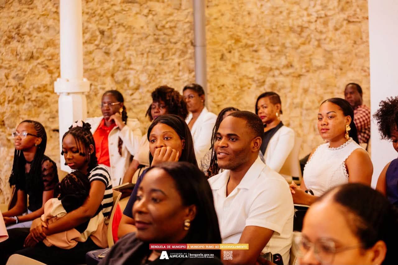 <br />
<b>Notice</b>:  Undefined index: title in <b>/home/gov/public_html/portais-governo-producao/themes/portalweb/galeria-itens.php</b> on line <b>148</b><br />
