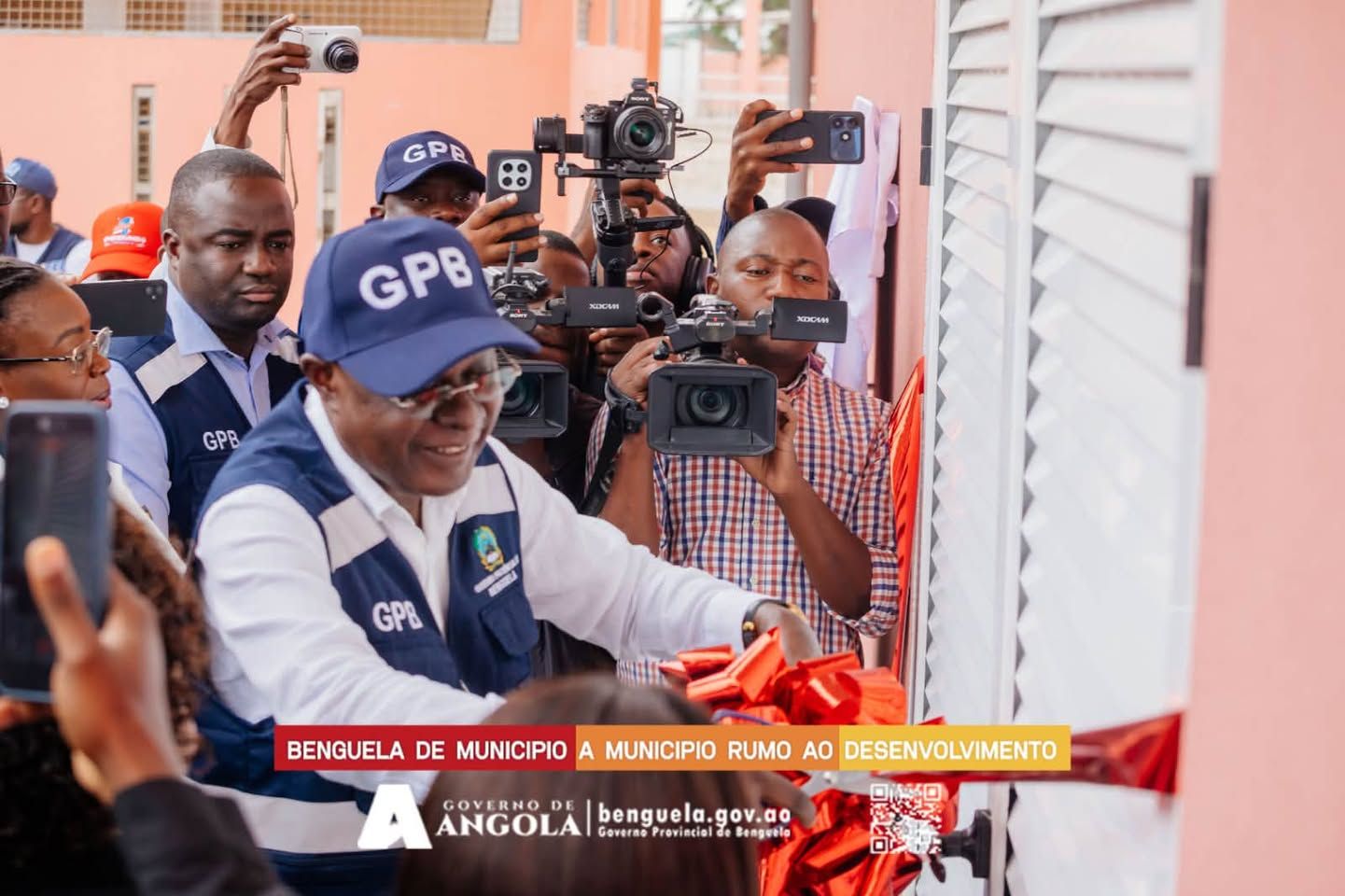 <br />
<b>Notice</b>:  Undefined index: title in <b>/home/gov/public_html/portais-governo-producao/themes/portalweb/galeria-itens.php</b> on line <b>148</b><br />

