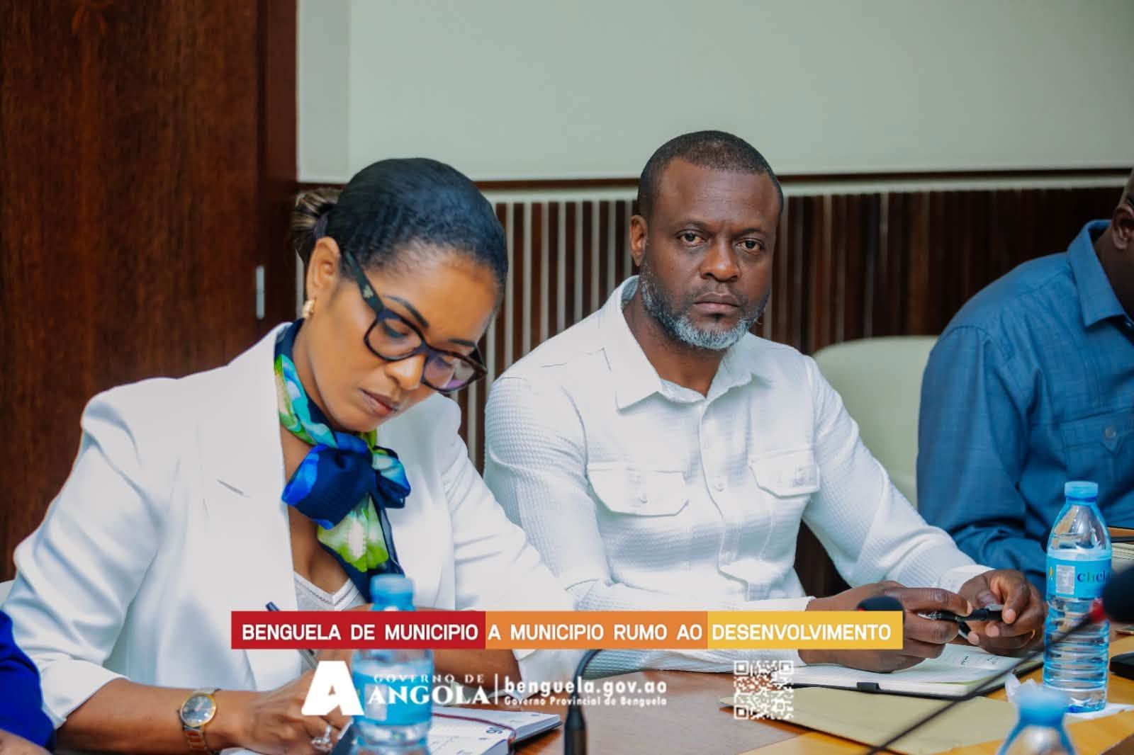 <br />
<b>Notice</b>:  Undefined index: title in <b>/home/gov/public_html/portais-governo-producao/themes/portalweb/galeria-itens.php</b> on line <b>148</b><br />
