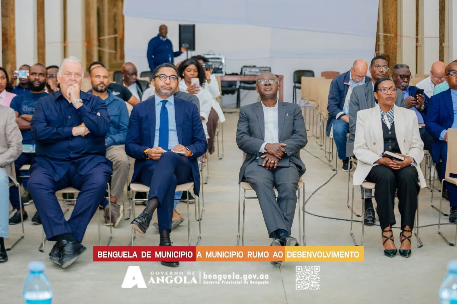 <br />
<b>Notice</b>:  Undefined index: title in <b>/home/gov/public_html/portais-governo-producao/themes/portalweb/galeria-itens.php</b> on line <b>148</b><br />
